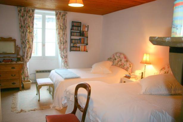 Chambres D'Hotes Chez Carolyn Villefranche-du-Perigord Room photo